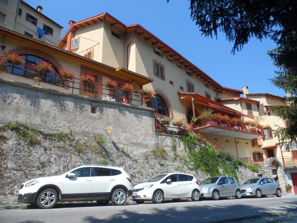 Grotta Dei Colombi Hotel Scanno Eksteriør billede